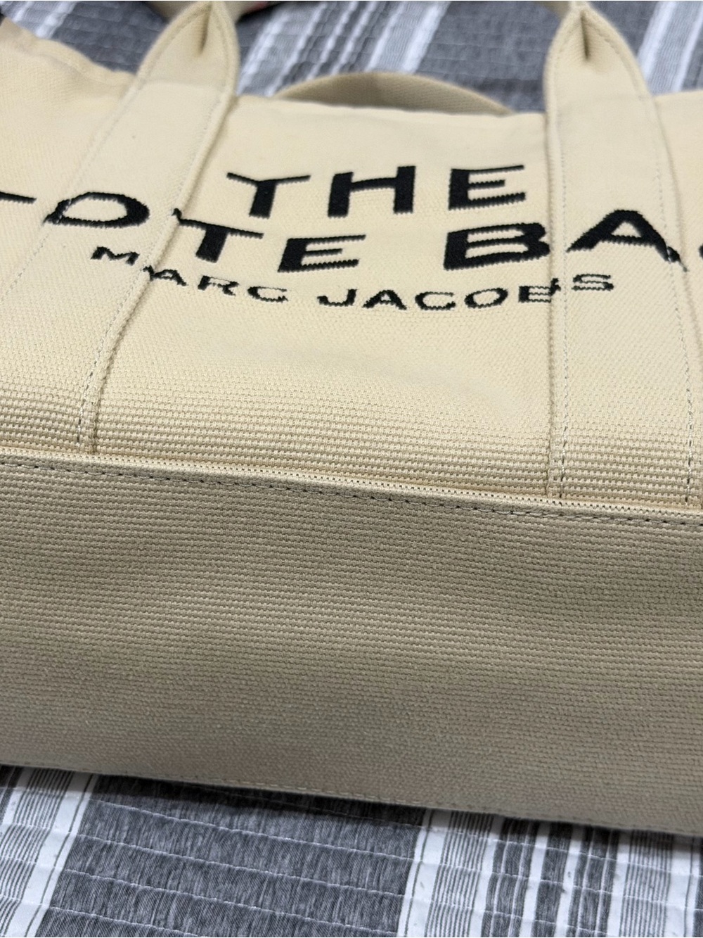 Marc Jacobs Beige Canvas Tote with Black Lettering - Picture 2 of 8